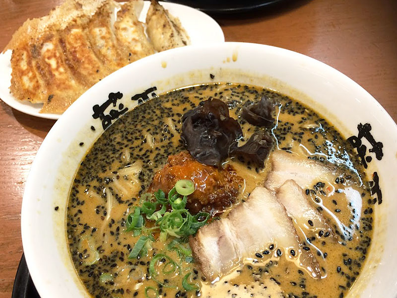 らー麺藤平 下前津店 黒胡麻担々麺