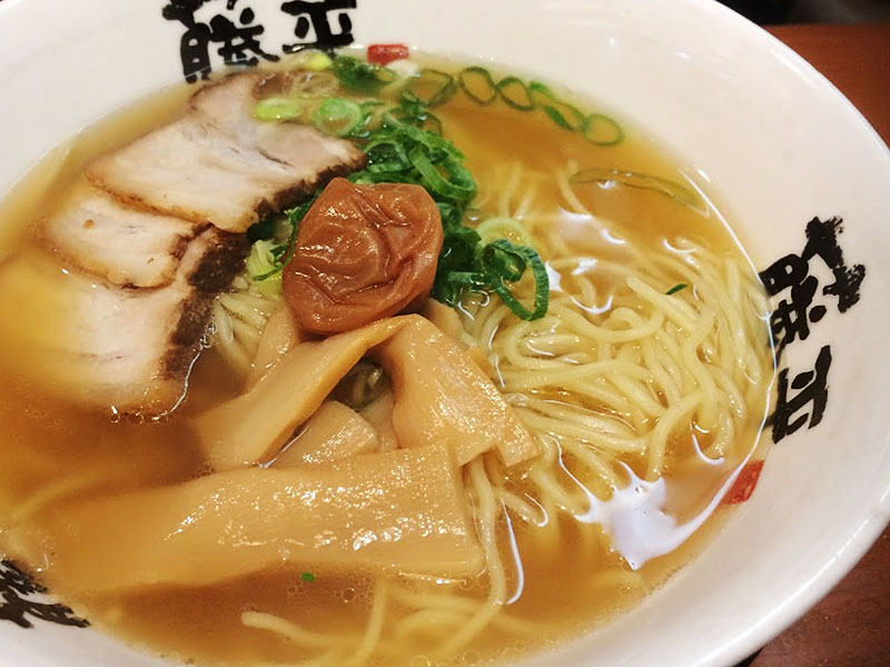 梅白醤油らー麺