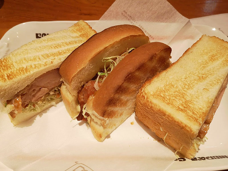 コメダ珈琲　あみ焼きチキンホットサンド1